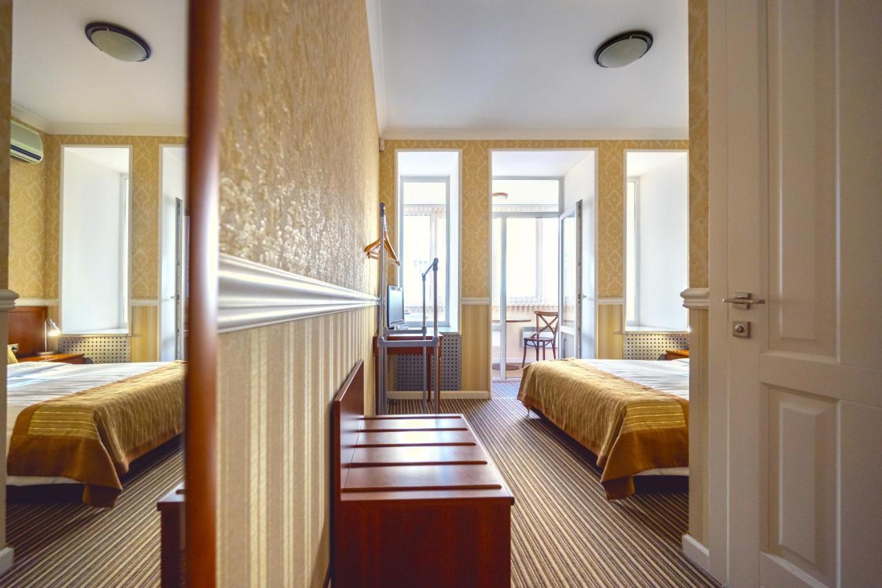 Consul Hotel Консул Odessa Dış mekan fotoğraf