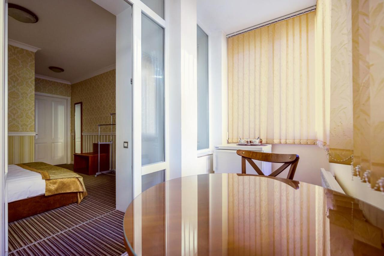 Consul Hotel Консул Odessa Dış mekan fotoğraf