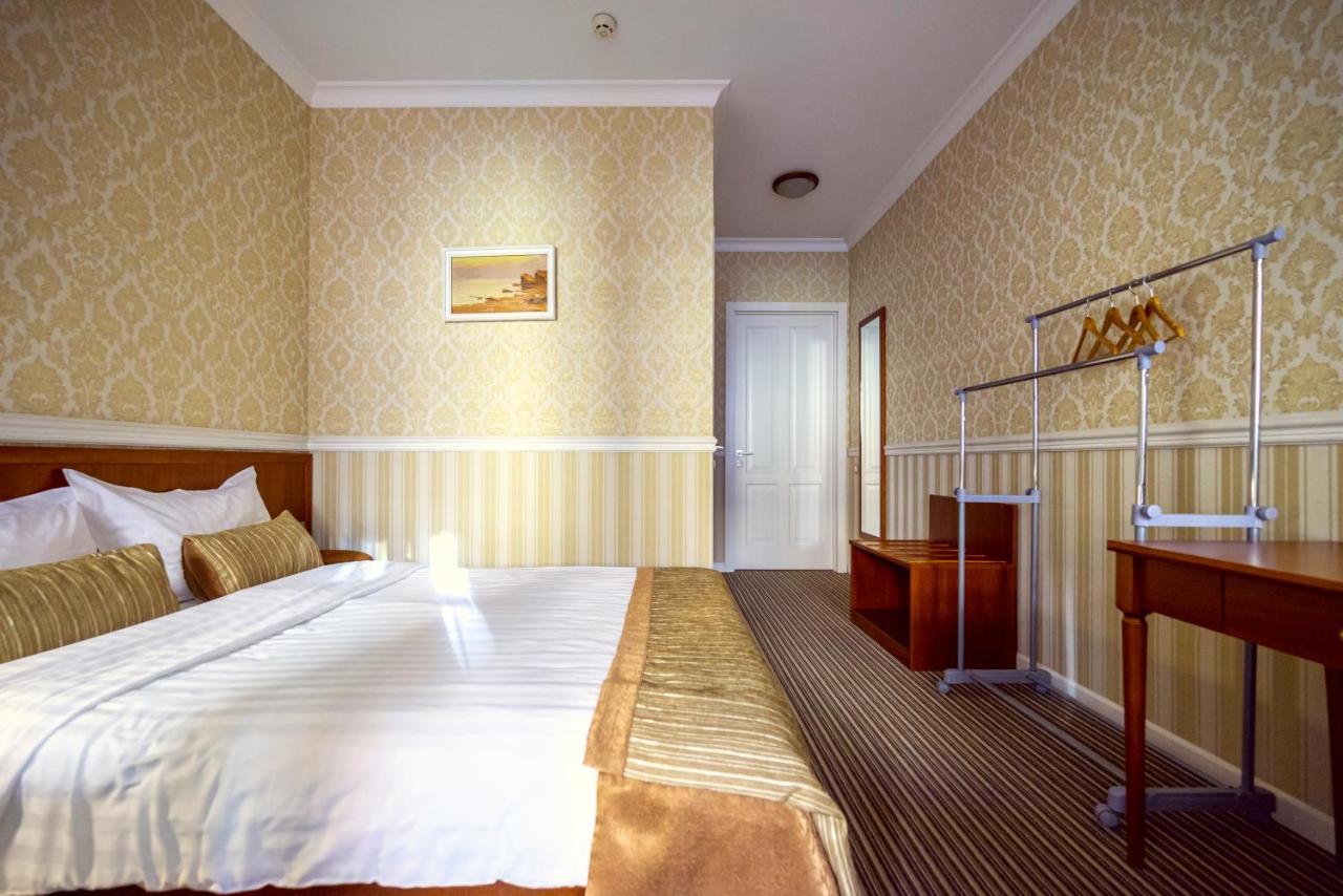 Consul Hotel Консул Odessa Dış mekan fotoğraf