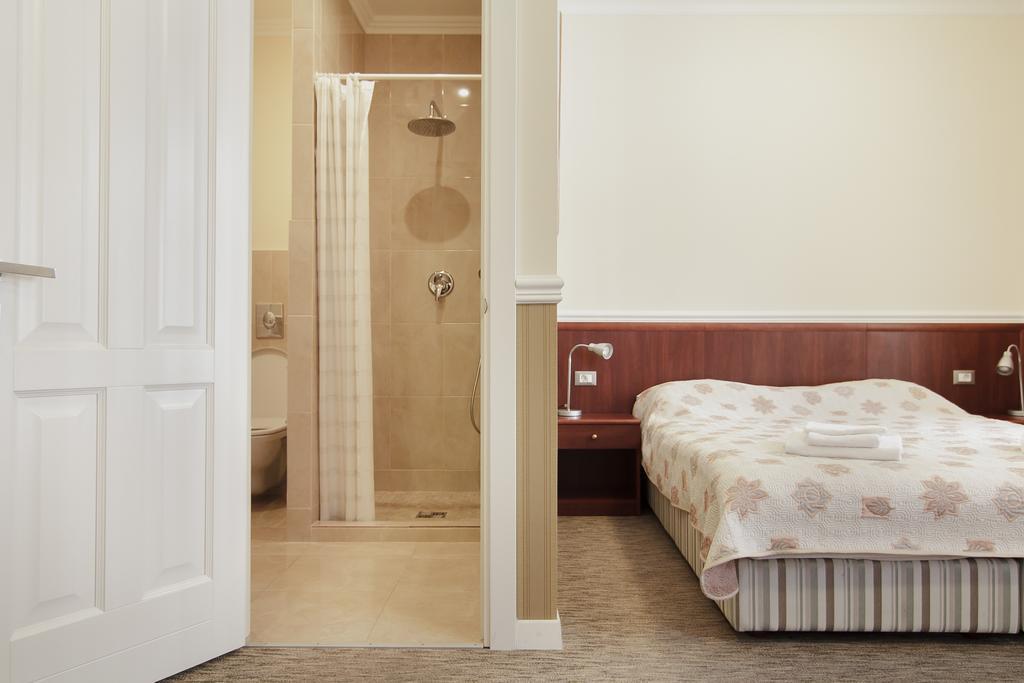 Consul Hotel Консул Odessa Dış mekan fotoğraf