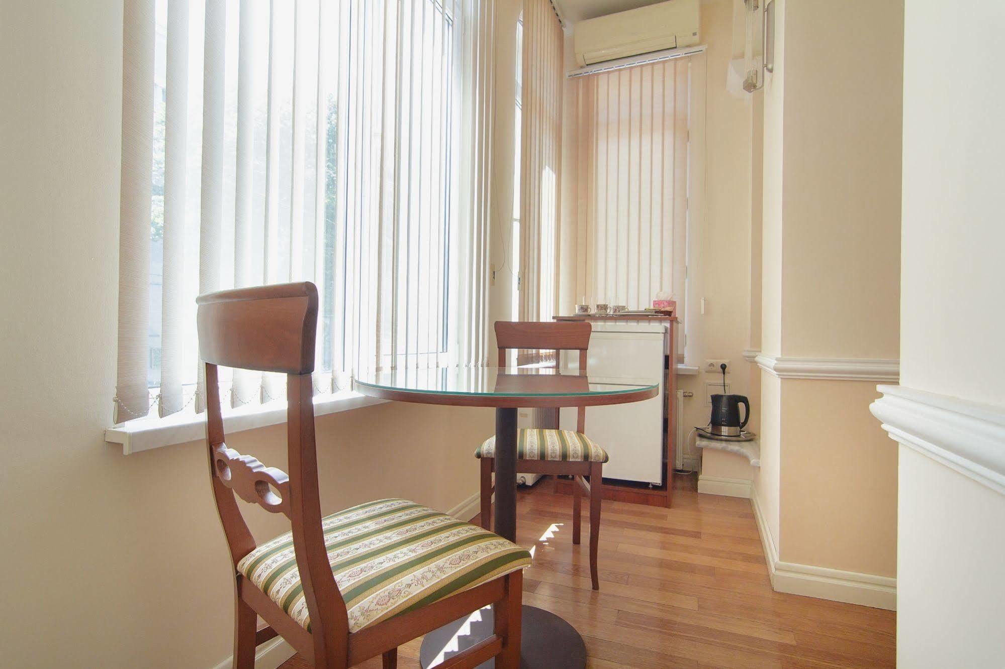 Consul Hotel Консул Odessa Dış mekan fotoğraf